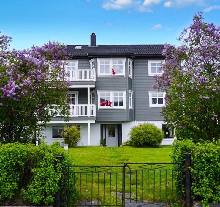 Ola Bua Near The Atlantic Road Apartment Lyngstad Bagian luar foto