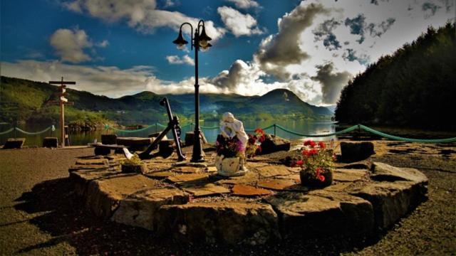 Ola Bua Near The Atlantic Road Apartment Lyngstad Bagian luar foto