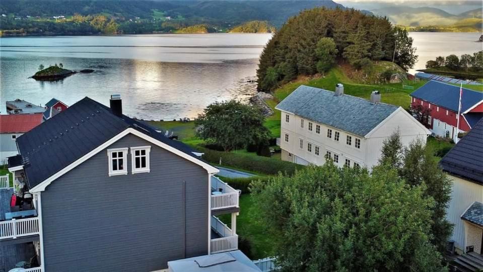 Ola Bua Near The Atlantic Road Apartment Lyngstad Bagian luar foto
