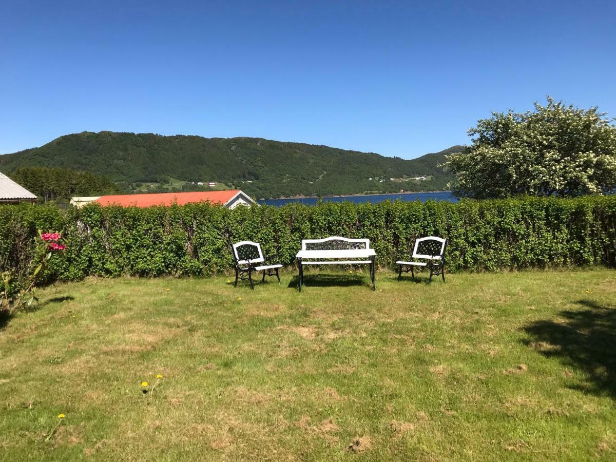 Ola Bua Near The Atlantic Road Apartment Lyngstad Bagian luar foto
