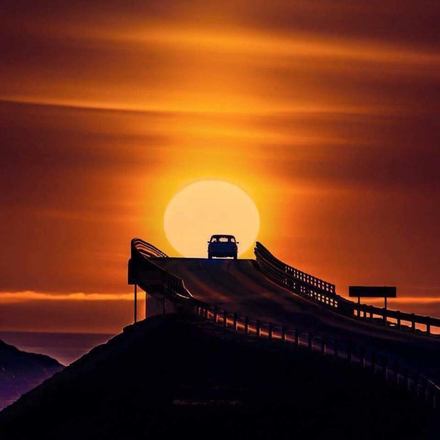 Ola Bua Near The Atlantic Road Apartment Lyngstad Bagian luar foto
